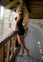 Огромные дойки вываливаются из лифчика 3 фото Огромные дойки вываливаются из лифчика 3 фото