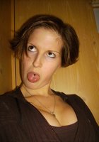 Молодуха с прикольной прической красуется перед камерой розовым влагалищем 2 фото Молодуха с прикольной прической красуется перед камерой розовым влагалищем 2 фото