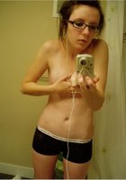 Девки перед зеркалами засняли себя без одежды 2 фото Девки перед зеркалами засняли себя без одежды 2 фото