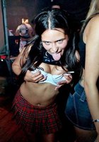 Снимки обнаженных телочек с вечеринок 3 фото Снимки обнаженных телочек с вечеринок 3 фото