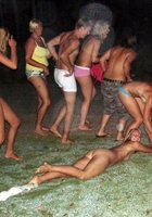 Снимки обнаженных телочек с вечеринок 13 фото Снимки обнаженных телочек с вечеринок 13 фото