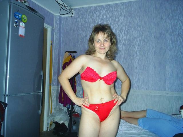 Домохозяйки проводят вечера без одежды 24 фотография