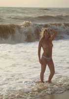 Мамка раздевается до гола даже зимой на улице 15 фото