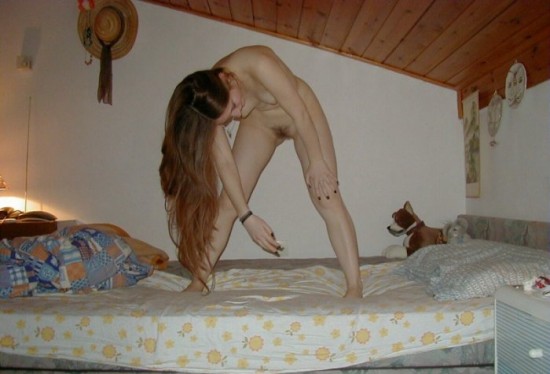 Девушки проводят свободное время без одежды 17 фотография