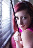 Неформалка с розовыми волосами раздевается у жалюзи 19 фото Неформалка с розовыми волосами раздевается у жалюзи 19 фото