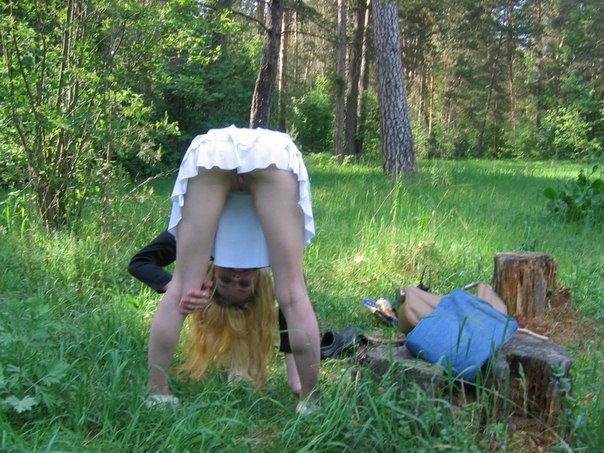 Белокурая давалка любит играть со своей щелью 34 фотография