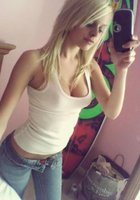 Страстные чиксы снимают себя голышом перед зеркалом 10 фото