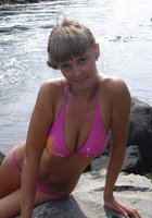 Девушки в купальниках позируют на пляжах 9 фото Девушки в купальниках позируют на пляжах 9 фото