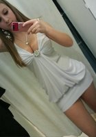 Девицы перед зеркалом фотографируют свою грудь 4 фото Девицы перед зеркалом фотографируют свою грудь 4 фото