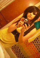 Девицы перед зеркалом фотографируют свою грудь 9 фото Девицы перед зеркалом фотографируют свою грудь 9 фото