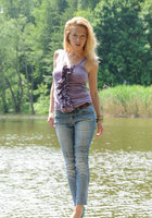 Стройная блондинка не скрывает вагину и сиськи от поклонников 8 фото