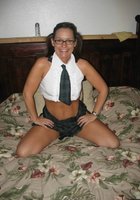 Зрелая женщина примеряет сексуальный костюм 12 фото Зрелая женщина примеряет сексуальный костюм 12 фото