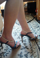 Девушки показывают красивые ступни крупным планом 10 фото Девушки показывают красивые ступни крупным планом 10 фото