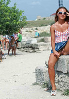 Рыжая показывает большой клитор в публичных местах 3 фото Рыжая показывает большой клитор в публичных местах 3 фото