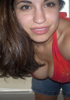 Аргентинская девушка сняла лифчик и показала большие сиськи 7 фото Аргентинская девушка сняла лифчик и показала большие сиськи 7 фото