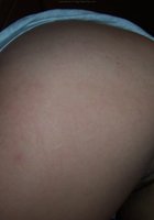 Молодая девушка светит перед парнем киской и сосет его пенис 9 фото Молодая девушка светит перед парнем киской и сосет его пенис 9 фото