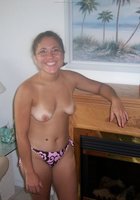 Молодая девушка светит перед парнем киской и сосет его пенис 29 фото Молодая девушка светит перед парнем киской и сосет его пенис 29 фото