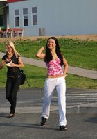 Нескромные подружки позируют голыми на отдыхе 2 фото Нескромные подружки позируют голыми на отдыхе 2 фото