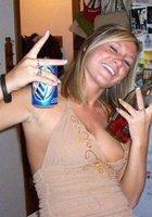 Пьяные девки позируют перед камерами без одежды 5 фото Пьяные девки позируют перед камерами без одежды 5 фото