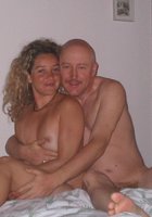 Молодая блонда встречается с лысым мужиком в его особняке 14 фото Молодая блонда встречается с лысым мужиком в его особняке 14 фото