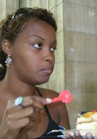 Чернокожая показала киску в благодарность 18 фото Чернокожая показала киску в благодарность 18 фото