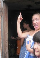 Деревенская жительница топит баню с подругами 3 фото Деревенская жительница топит баню с подругами 3 фото