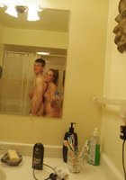 Парень с девушкой целуются и делают эротическое селфи 8 фото Парень с девушкой целуются и делают эротическое селфи 8 фото