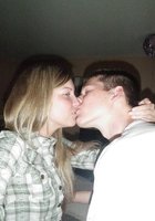 Парень с девушкой целуются и делают эротическое селфи 6 фото Парень с девушкой целуются и делают эротическое селфи 6 фото