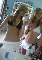 Подборка голых девушек с телефонами перед зеркалом 14 фото Подборка голых девушек с телефонами перед зеркалом 14 фото