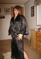 Двадцатилетняя нимфа с третьим размером голышом развратничает на кровати 1 фото Двадцатилетняя нимфа с третьим размером голышом развратничает на кровати 1 фото