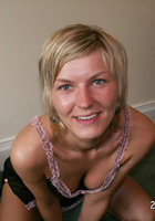 Женщина среднего возраста играет киской и сосет в комнате 3 фото Женщина среднего возраста играет киской и сосет в комнате 3 фото