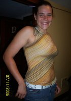 Пьяная телка показала дома голые титьки и небритую пилотку 3 фото Пьяная телка показала дома голые титьки и небритую пилотку 3 фото