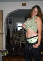 Пьяная телка показала дома голые титьки и небритую пилотку 22 фото Пьяная телка показала дома голые титьки и небритую пилотку 22 фото