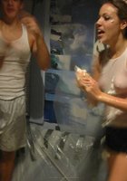 Мужики не прочь собраться на квартире с горячими негодницами 5 фото Мужики не прочь собраться на квартире с горячими негодницами 5 фото