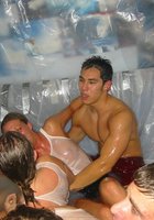 Мужики не прочь собраться на квартире с горячими негодницами 16 фото Мужики не прочь собраться на квартире с горячими негодницами 16 фото