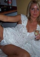 Знойные дамы невзначай обнажают прелести 2 фото Знойные дамы невзначай обнажают прелести 2 фото