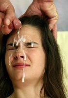 Молоденькие красавицы получают на лицо много свежей кончи 7 фото Молоденькие красавицы получают на лицо много свежей кончи 7 фото