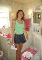 Девушка сидит на мотоцикле в красном корсете 17 фото Девушка сидит на мотоцикле в красном корсете 17 фото