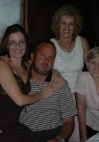 Лежа на кровати голая мамка демонстрирует пушистый лобок 1 фото Лежа на кровати голая мамка демонстрирует пушистый лобок 1 фото