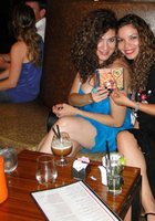 Женщина отдыхает с мужчиной на курорте 3 фото Женщина отдыхает с мужчиной на курорте 3 фото