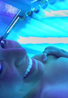 Милые студентки крутят попками перед зеркалом у себя дома 9 фото Милые студентки крутят попками перед зеркалом у себя дома 9 фото