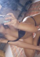 Молодая азиатка любит фотографировать себя в зеркало 10 фото Молодая азиатка любит фотографировать себя в зеркало 10 фото