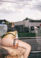 Сексуальные цыпочки светят упругими попками в трусиках и без 15 фото Сексуальные цыпочки светят упругими попками в трусиках и без 15 фото