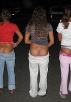 Девушки фотографируются в купальниках перед зеркалом 15 фото Девушки фотографируются в купальниках перед зеркалом 15 фото