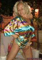 Опытные милфы позируют обнаженными перед камерой в домашней обстановке 20 фото Опытные милфы позируют обнаженными перед камерой в домашней обстановке 20 фото