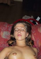 Светловолосая мамка мастурбирует вагину стеклянным дилдо 7 фото Светловолосая мамка мастурбирует вагину стеклянным дилдо 7 фото