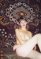 Частные кадры русских баб из 90ых у домашнего ковра и на природе 7 фото Частные кадры русских баб из 90ых у домашнего ковра и на природе 7 фото