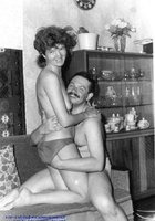 Черно-белые фотки секса усатого мужика со своей женой 8 фото Черно-белые фотки секса усатого мужика со своей женой 8 фото