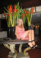 Гламурная блондинка за 30 показывает буфера и киску в отеле 1 фото Гламурная блондинка за 30 показывает буфера и киску в отеле 1 фото