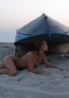 Работница фотостудии отдыхает на диком пляже 8 фото Работница фотостудии отдыхает на диком пляже 8 фото